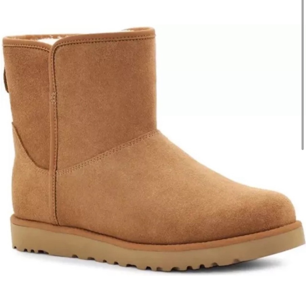 UGG USED CORY MINI BOOT WITH WEDGE WOMENS SIZE 9 CHESNUT COLOR